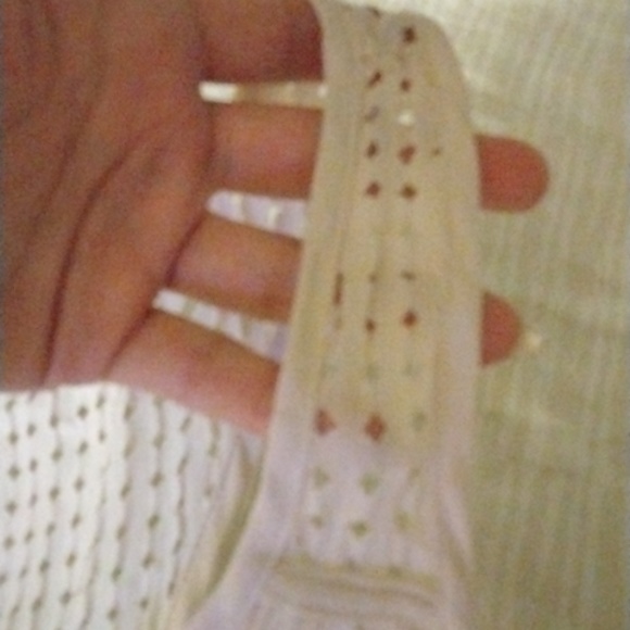 Super cute flowey light cream tank! - Picture 3 of 10